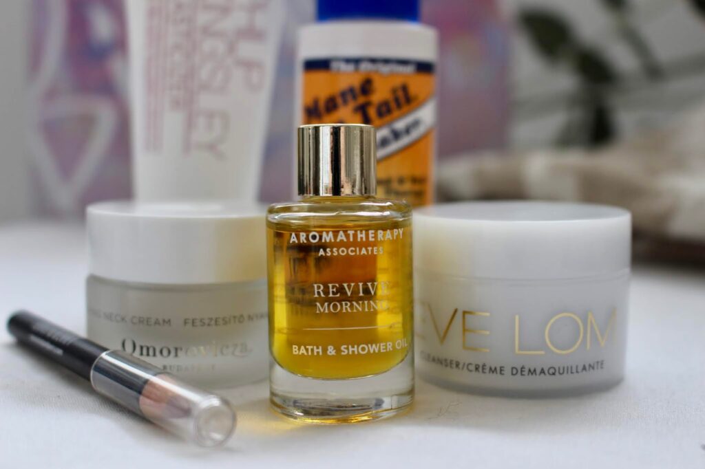 Aromatherapy Associates Bath & Shower Oil from the LookFantastic beauty box.
