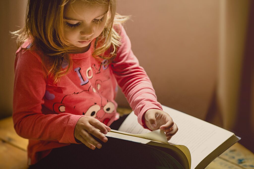 Screen free activities to do with your kids this summer.