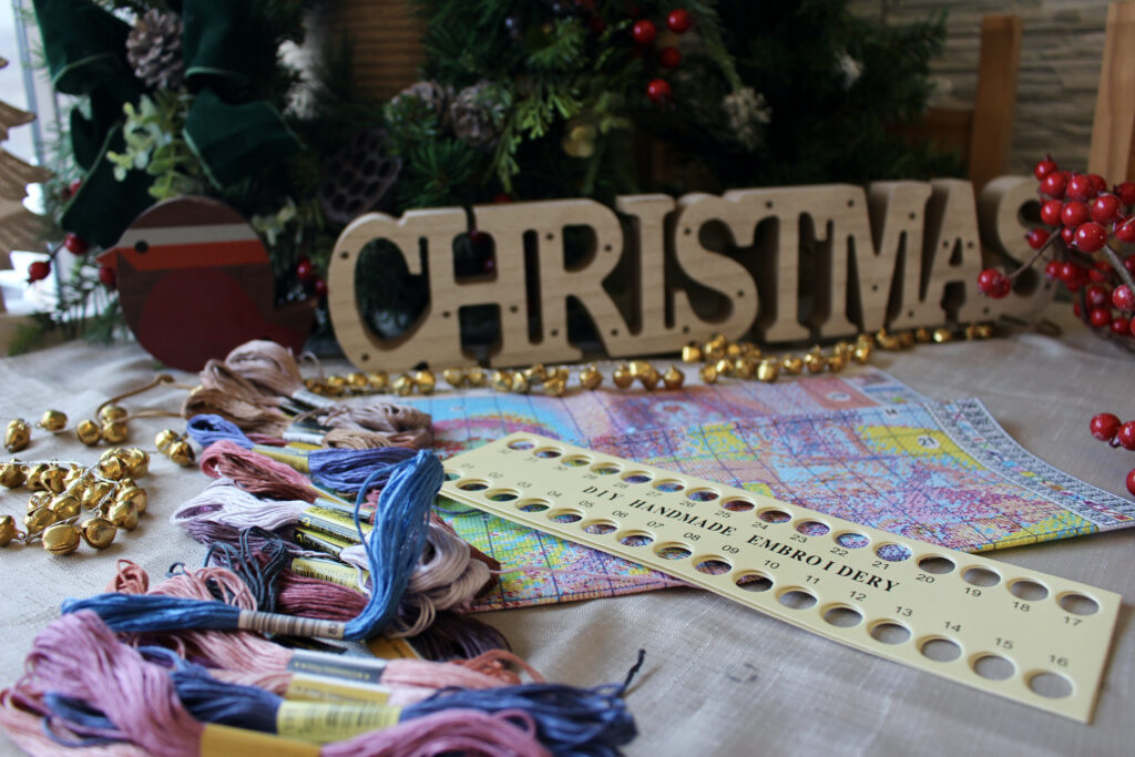 Cross stitch Christmas gifts from Crossed stitch.