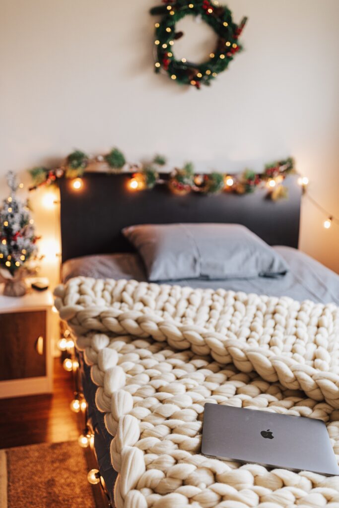 How to get your bedroom Christmas ready.