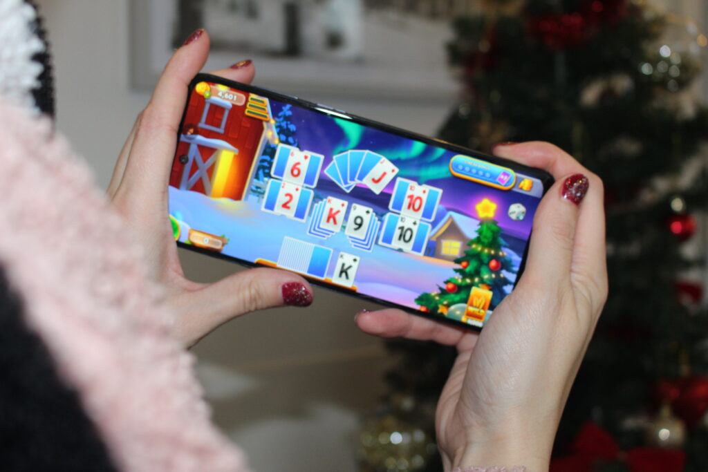 Using AppKarma to make money online playing games.