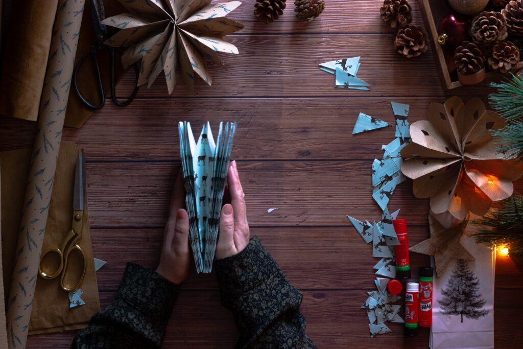 DIY Christmas crafts.