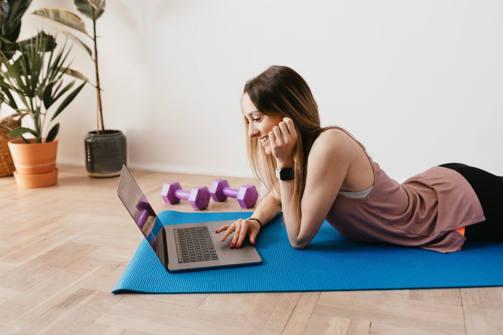 At home workouts if you're not a gym girlie.