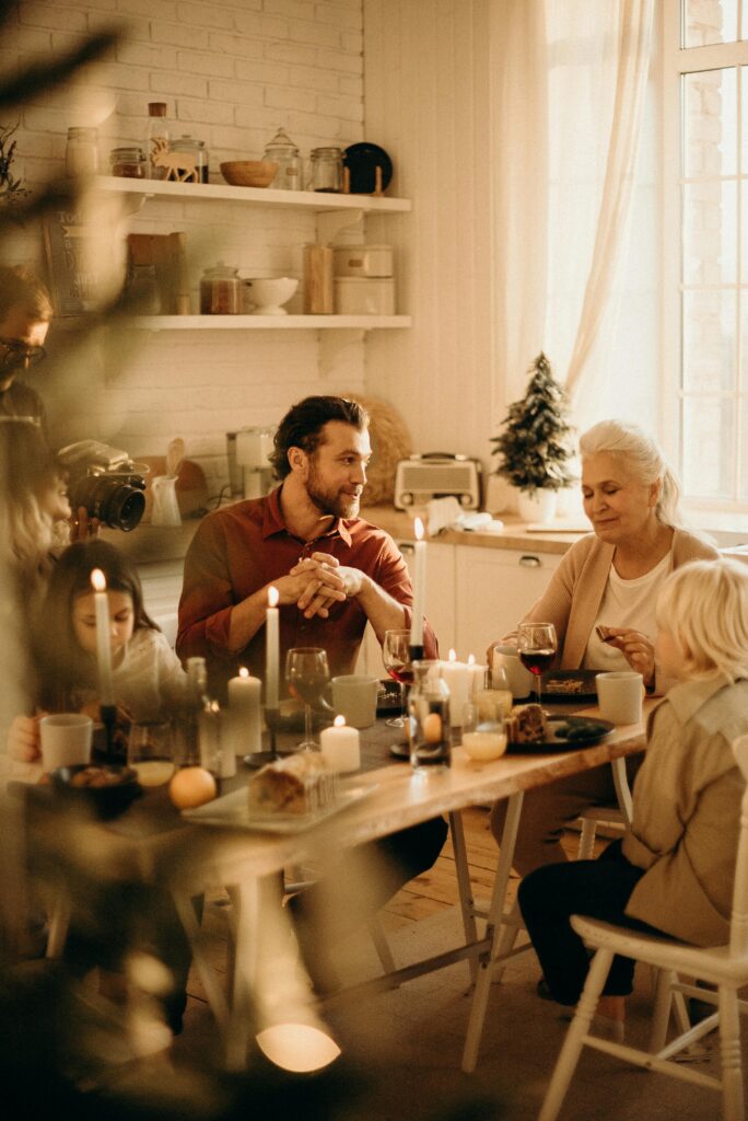 Host Guests on a Budget This Christmas with these family friendly tips.