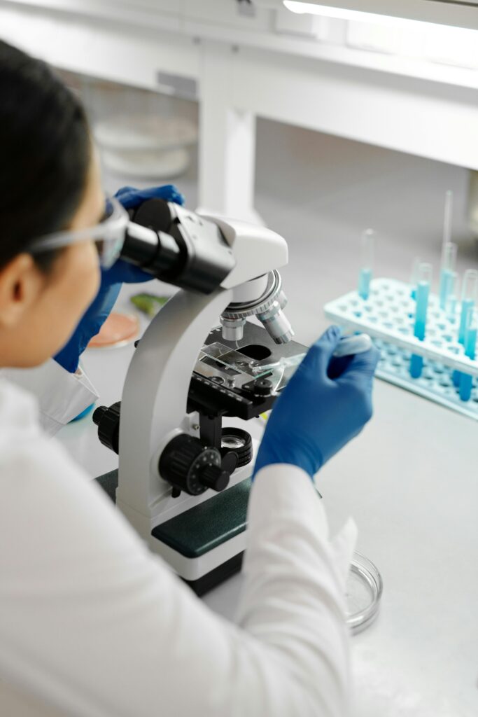 Woman working in a diagnostic lab