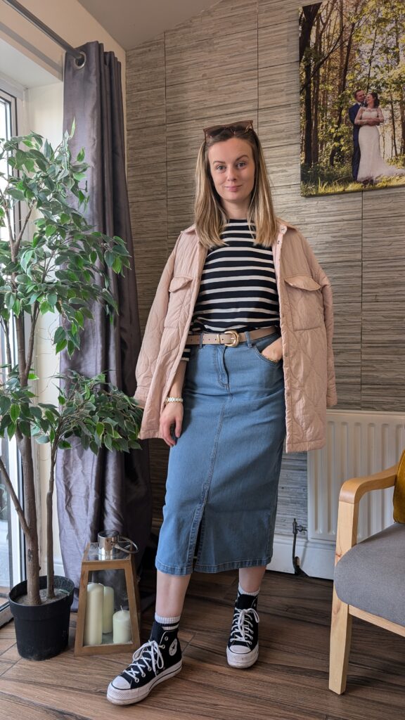 Casually styled cottontraders denim midi skirt.