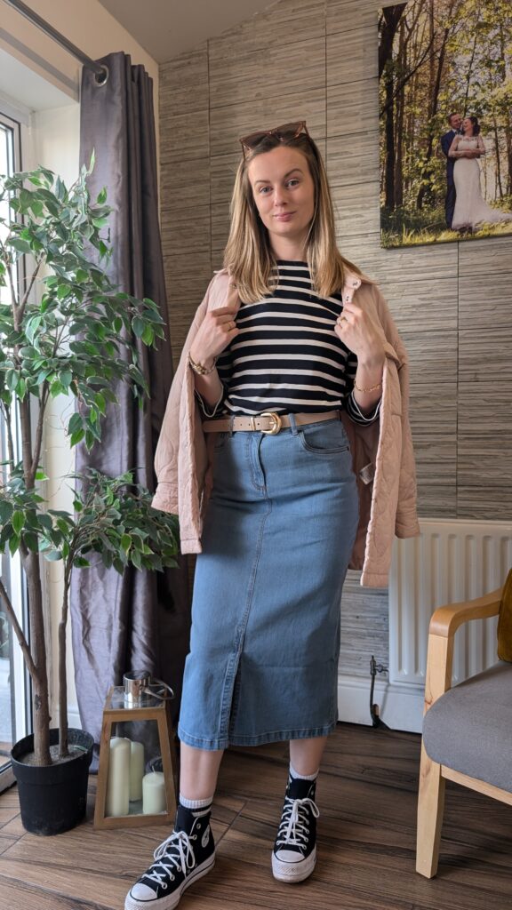 Casually styled cottontraders denim midi skirt.