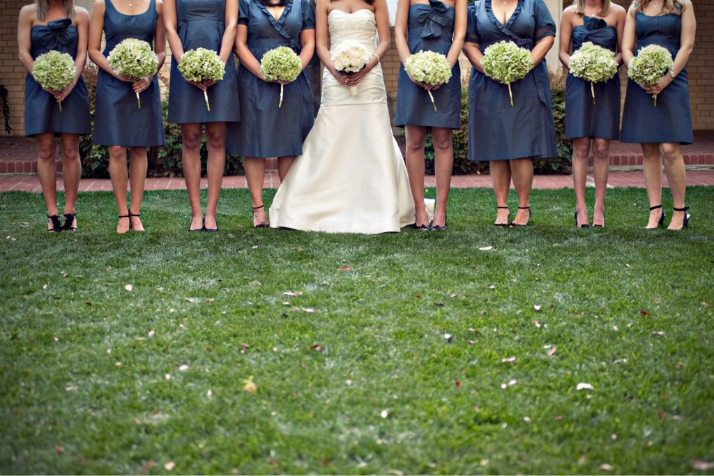 Short blue dresses for bridesmaids.