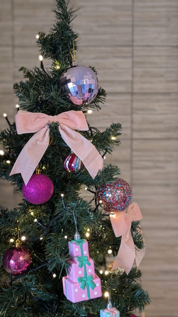 The ultimate guide to creating a cohesive Christmas.