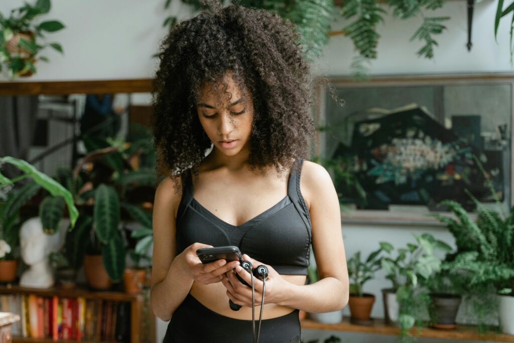 Choosing the best workout clothes for women in 2026 is about more than just style. It’s about comfort, support, and confidence.