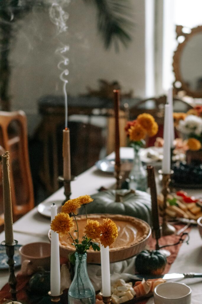 Floral, autumnal tablescape.