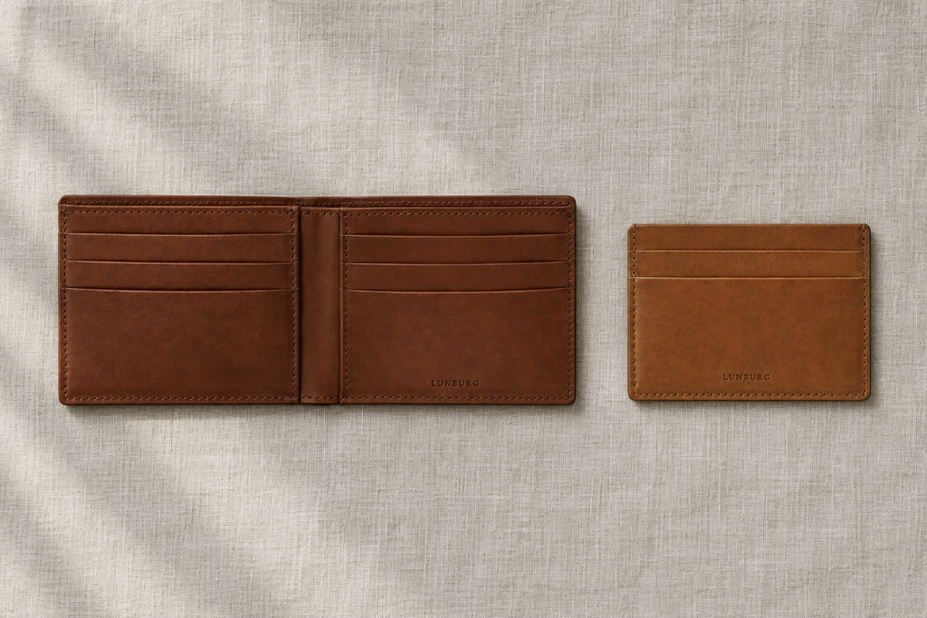 An illustrated comparison of the open Horizontal Wallet and Signet card holder. No capacity test is depicted.
