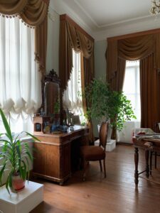 The Right Way to Move Antique and Inherited Furniture