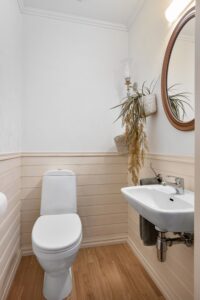 Design Tricks for a Small Yet Stylish Bathroom